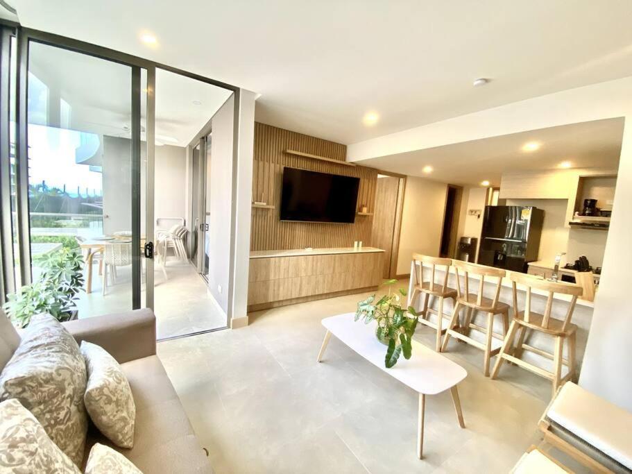 Morros Zoe - Beautiful On Manzanillo *